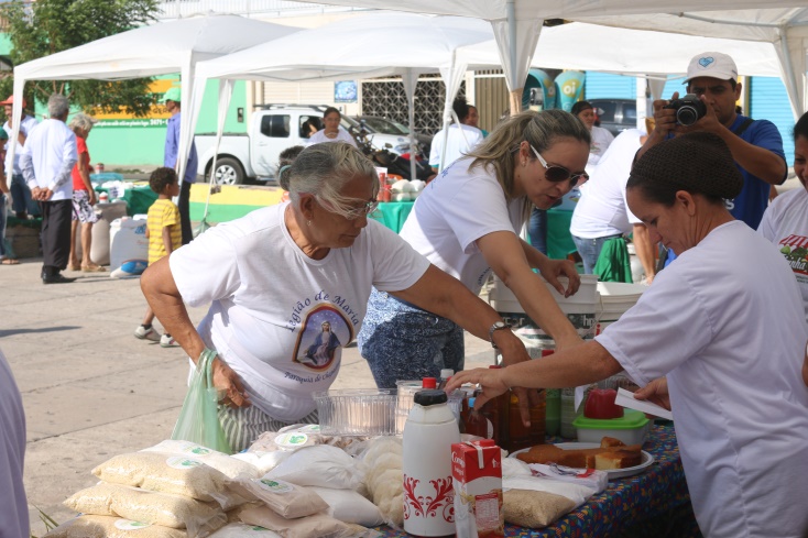 Feira reúne produtores do Chapadinha | Foto: Tiago Jansen Magalhães
