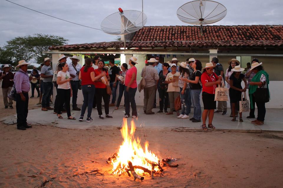 Em clima de festa junina, as atividades foram encerradas com a benção das Sementes da Paixão